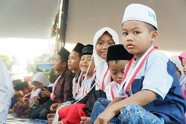 YAYASAN YATIM PIATU DAN DHUAFA AL MUZAKKI